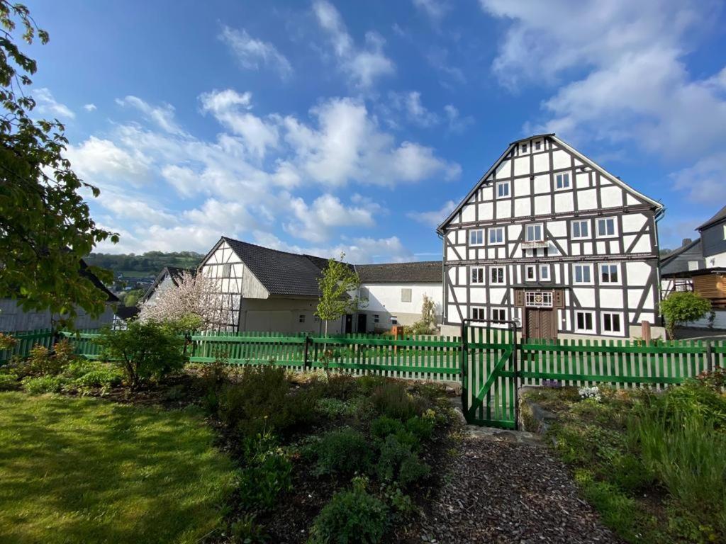Hof Hallenberg Luaran gambar
